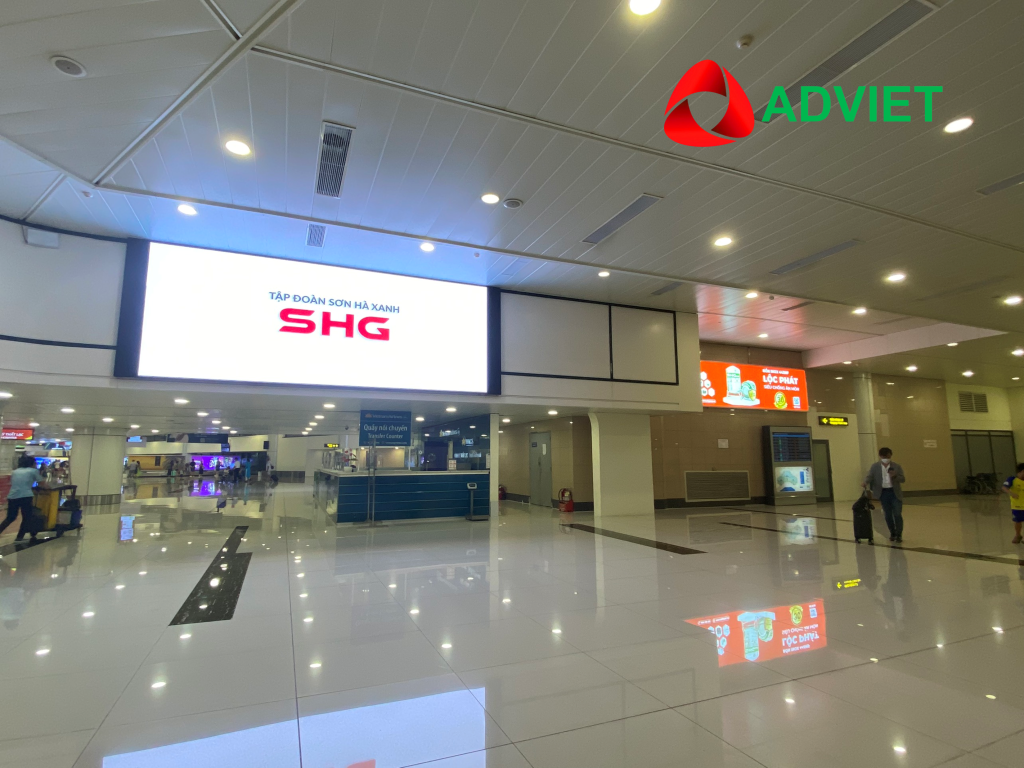 Quảng cáo màn hình LED tại khu vực nhận hành lý