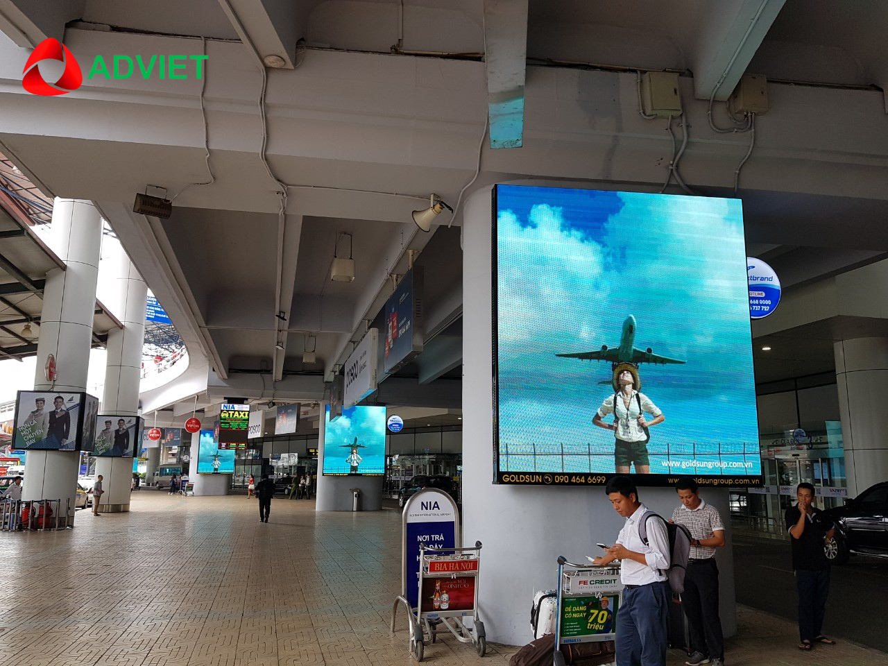 Biển quảng cáo màn hình LED tại sân bay Nội Bài