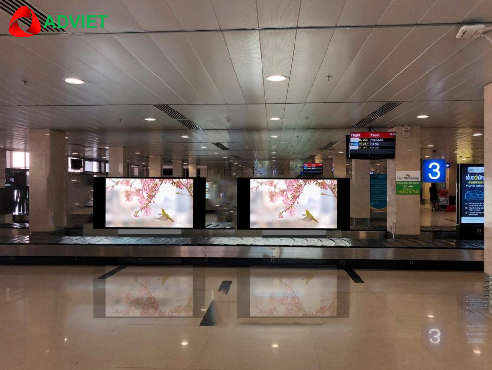 Quảng cáo màn hình LED tại băng chuyền hành lý