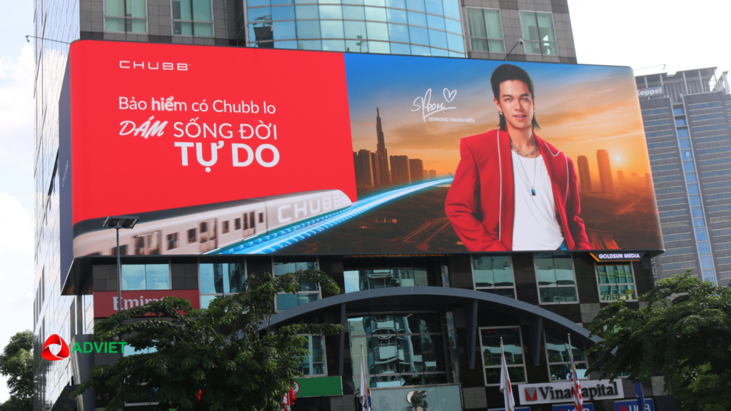 Billboard và pano tầm cao tăng độ nhận diện thương hiệu trên các tuyến đường chính