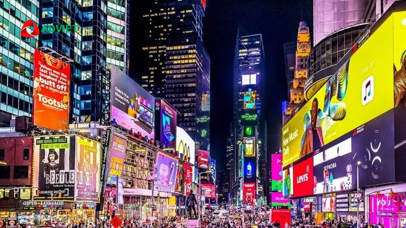 DOOH kết hợp AI và dữ liệu thời gian thực