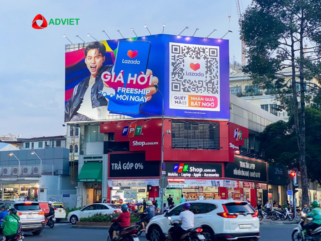 Tích hợp mã QR trên biển quảng cáo ngoài trời