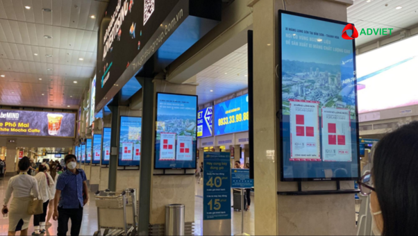Quảng cáo màn hình LCD trong sân bay