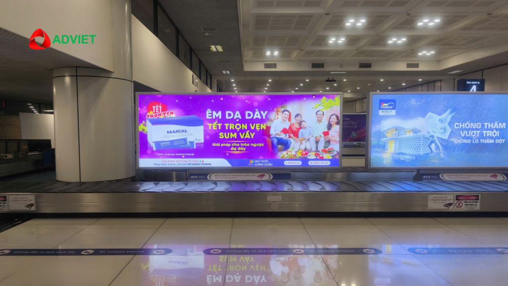 Quảng cáo tại khu lấy hành lý