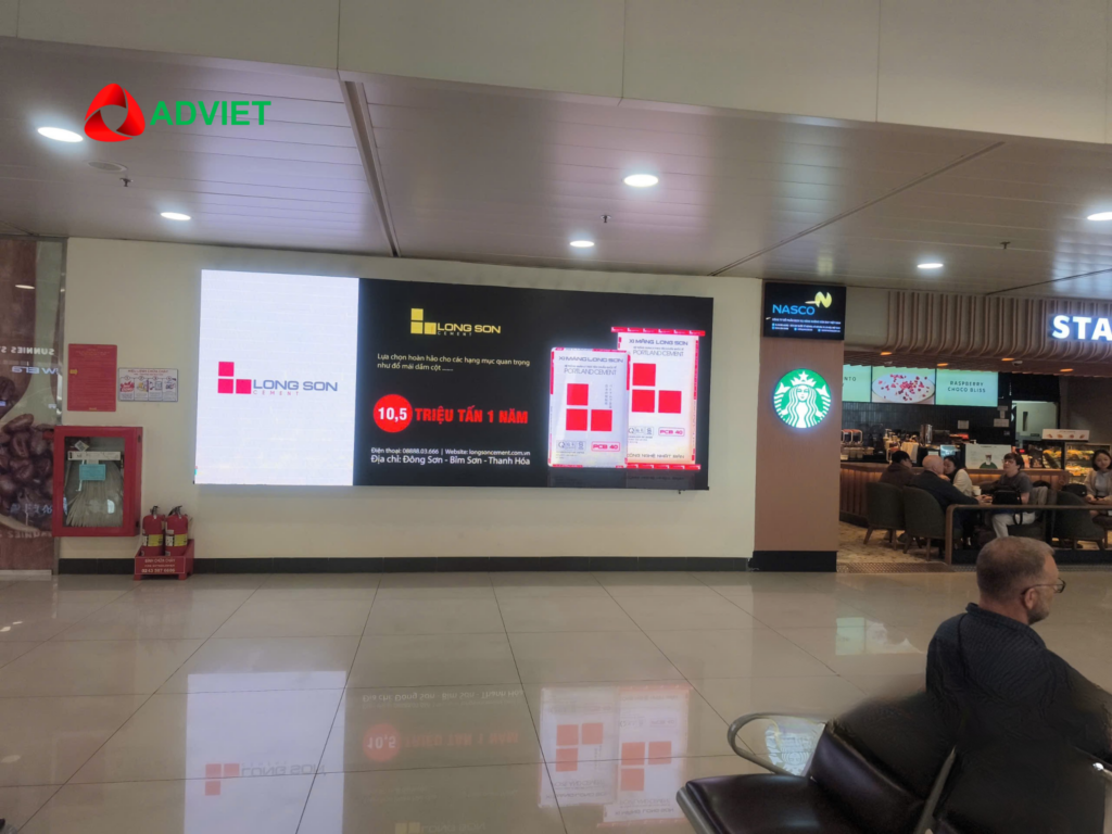 Quảng cáo sân bay tại khu vực phòng chờ