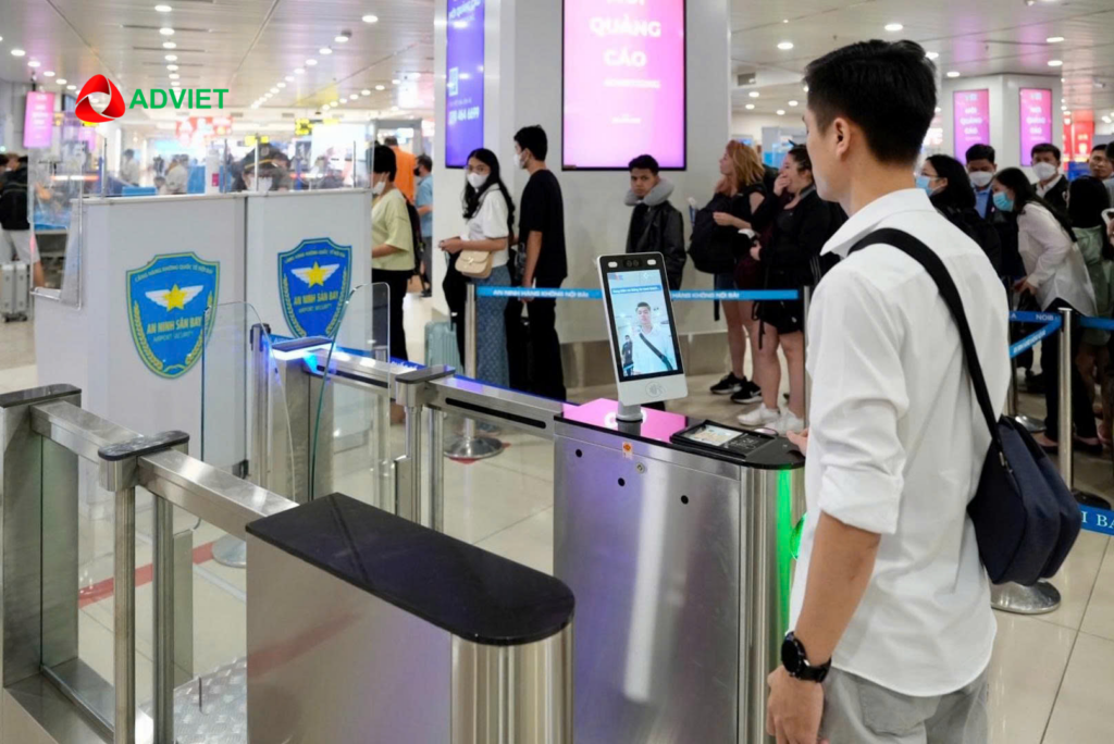 Quy định mới tại Sân bay Tân Sơn Nhất đang giúp trải nghiệm nhập cảnh nhanh và thuận tiện hơn.